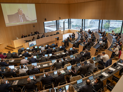 Vue du Parlement en séance, depuis le balcon