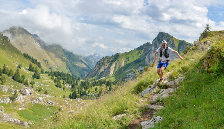 Un courreur du trail Montreux-Rochers de Naye