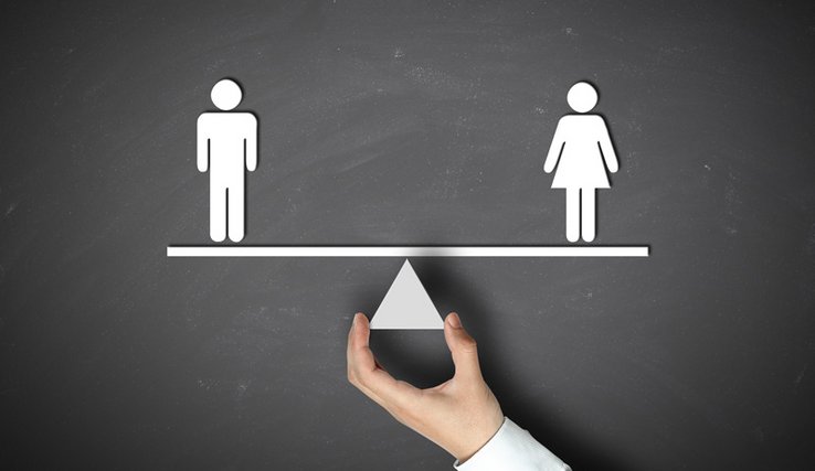 illustration: une main tient une balance aux plateaux équilibrés. Dans un plateau, une silhouette féminine; dans l'autre une silhouette masculine.