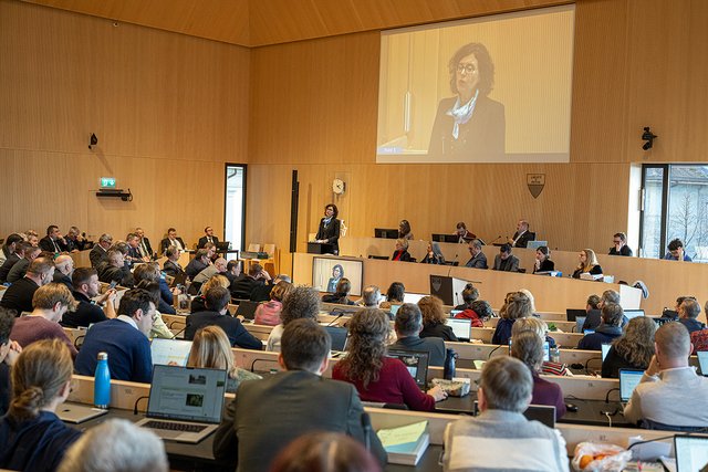 Vue du Parlement en séance.