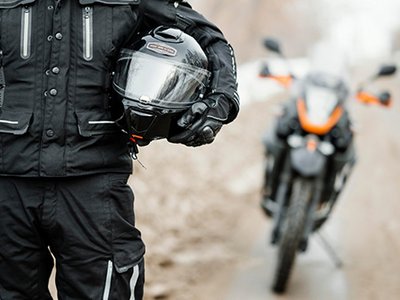 Illustration d'un équipement pour l'examen moto