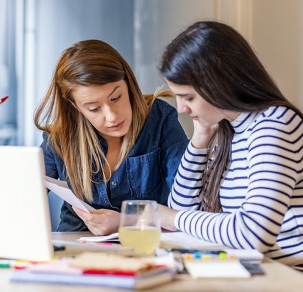 Une personne bénéficie d'un soutien individuel