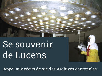 Un ouvrier occupé à la décontamination en tenue de protection dans l'ancienne centrale nucléaire de Lucens. Il est au-dessous d'un ensemble de tuyères muni d'un compteur Geiger emballé dans du plastique.