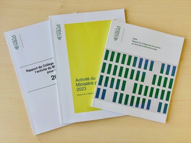 Trois exemplaires du rapport annuel du Ministère public